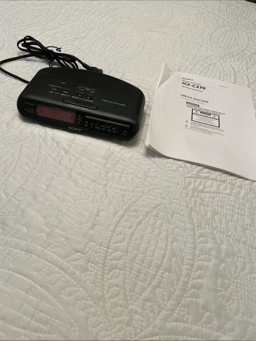 Sony DREAM MACHINE FM/AM Clock Radio ICF-C370 Great Working Condition